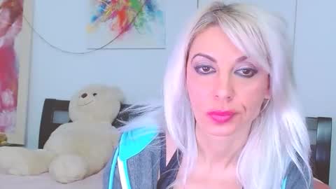 honey_lara online show from January 13, 11:10 pm