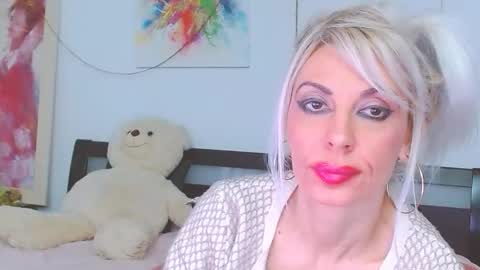 honey_lara online show from January 17, 12:37 am