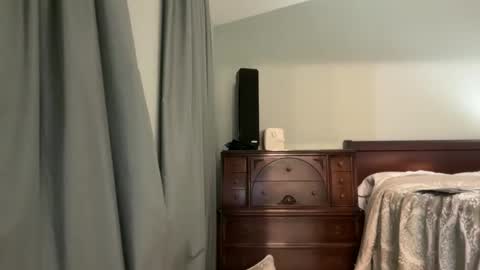 honey_man14 online show from May 8, 3:17 pm