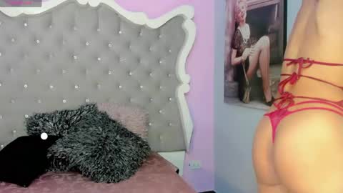 honey_moontsts online show from May 14, 11:39 am
