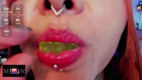 Snapshot of honey_mooon chatting on March 12, 8:26 pm Maria online show from March 12, 8:26 pm