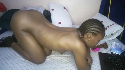 Snapshot of honey_nubia0 chatting on March 20, 12:32 pm honey_nubia0 online show from March 20, 12:32 pm