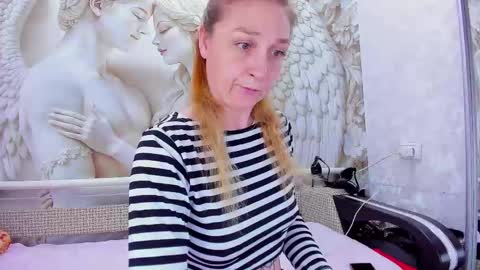 Snapshot of honey_rabbits chatting on February 8, 10:07 am CHRISTIE and HERALD online show from February 8, 10:07 am