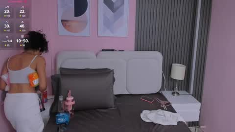 honey_sofii_ online show from September 29, 12:05 am