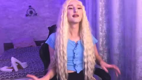 honey_sunset online show from September 11, 5:13 pm