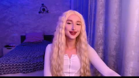 honey_sunset online show from September 22, 6:10 pm