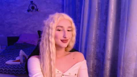 honey_sunset online show from November 24, 9:47 pm