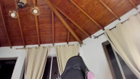 Snapshot of honey_sunshine7 chatting on September 30, 12:37 am Isabella online show from September 30, 12:37 am