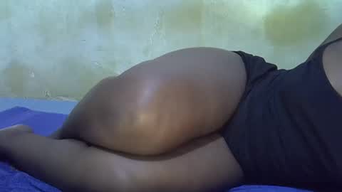 honey_sunshiny online show from May 12, 6:43 am