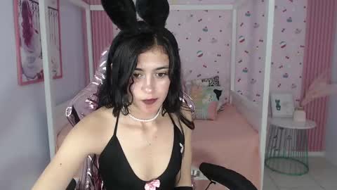 HONEY  online show from January 10, 4:30 pm