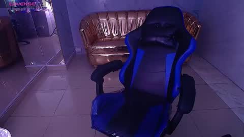 HONEY  online show from November 10, 2:05 pm