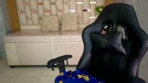 Snapshot of honey_torres_sub chatting on July 14, 1:28 pm HONEY online show from July 14, 1:28 pm