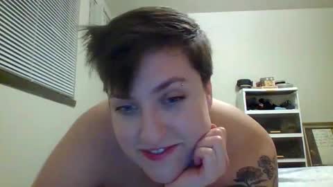 Snapshot of honeybeeflwr chatting on January 10, 4:22 am Honey online show from January 10, 4:22 am
