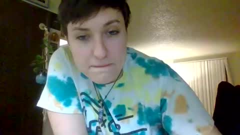 Snapshot of honeybeeflwr chatting on January 28, 1:50 am Honey online show from January 28, 1:50 am
