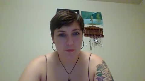 Snapshot of honeybeeflwr chatting on January 28, 8:04 am Honey online show from January 28, 8:04 am