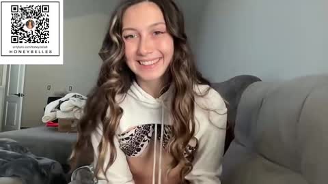 Snapshot of honeybelle8 chatting on January 16, 1:58 pm belle brunette online show from January 16, 1:58 pm