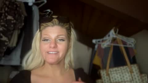 honeybuhnny online show from February 22, 2:34 am