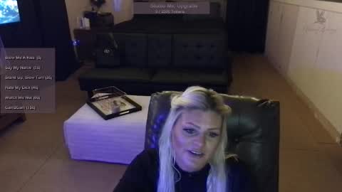 honeybuhnny online show from March 7, 5:04 am