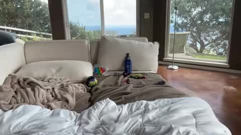 Snapshot of honeybun_z chatting on February 7, 9:04 pm honeybun_z online show from February 7, 9:04 pm