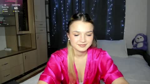 HoneyBunny  online show from April 3, 7:12 pm