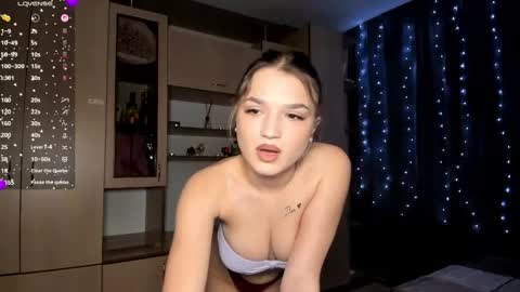 HoneyBunny  online show from April 26, 7:11 pm