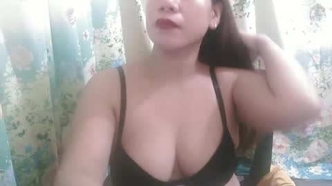 Snapshot of honeyfiona chatting on January 6, 5:41 am Fiona online show from January 6, 5:41 am