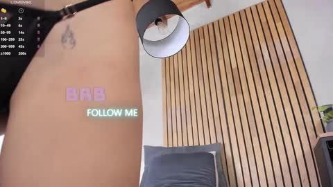 Sofia independent model online show from March 6, 11:25 am