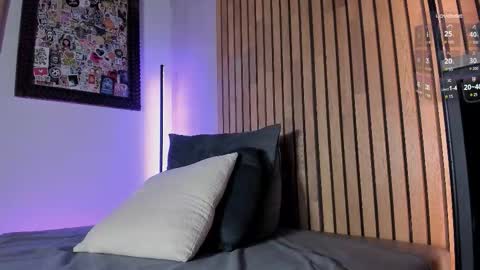 Sofia independent model online show from September 23, 10:40 am