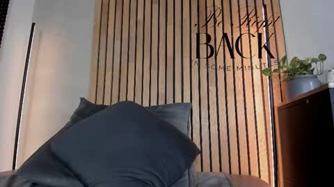 Sofia independent model online show from October 9, 11:19 am