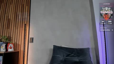 Sofia independent model online show from October 25, 11:29 am