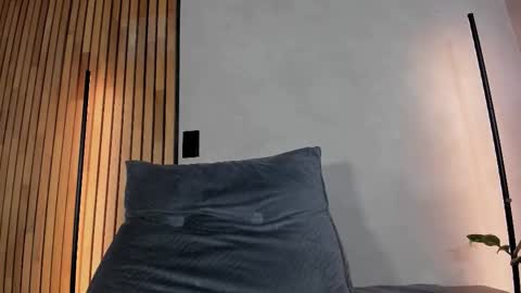 Sofia independent model online show from December 21, 11:39 am