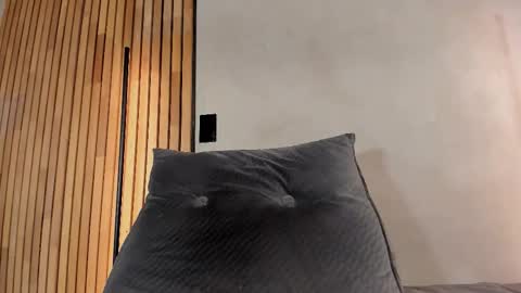 Sofia independent model online show from January 18, 11:47 am