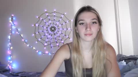 honeyveil online show from November 12, 12:27 pm