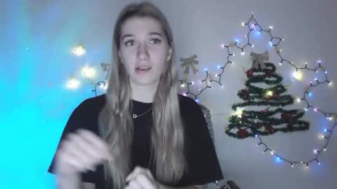 honeyveil online show from December 22, 10:12 am