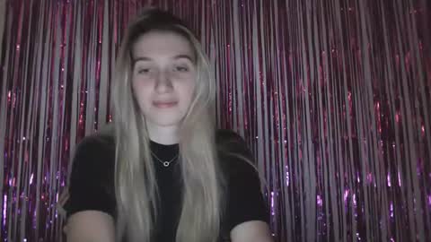 honeyveil online show from February 24, 10:30 pm