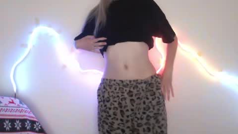 honeyveil online show from May 9, 11:37 am