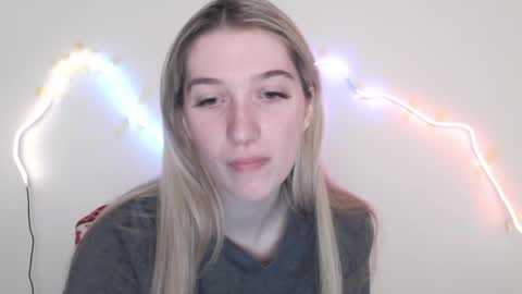 honeyveil online show from May 22, 11:27 am