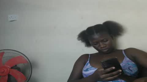 honeyxcunt online show from January 12, 6:17 am