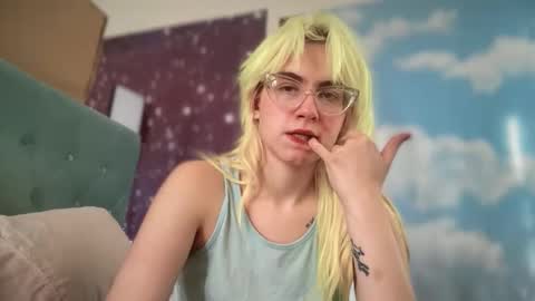 Emi Rose online show from November 24, 7:13 pm