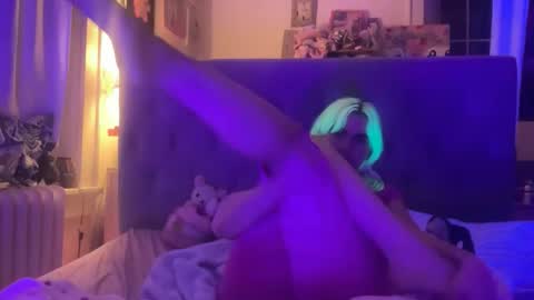 Snapshot of honeyxlimbed chatting on February 5, 6:29 am Emi Rose online show from February 5, 6:29 am