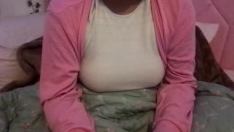 honeyyy89 online show from May 12, 11:51 am