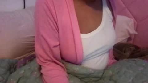 honeyyy89 online show from May 17, 12:30 am