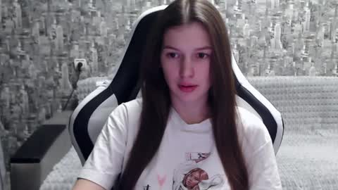 Nancy online show from December 7, 12:35 pm