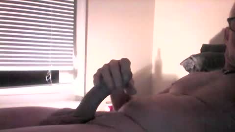 honj19747 online show from October 14, 9:43 am