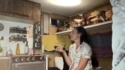 hoodoou online show from December 20, 5:03 am