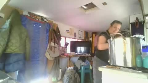 hoodoou online show from February 17, 8:26 pm