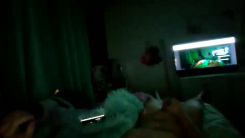 Snapshot of hoogguns chatting on February 17, 8:22 am Lets cum same time online show from February 17, 8:22 am