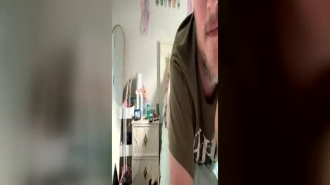 Snapshot of hoogguns chatting on July 7, 1:30 am Lets cum same time online show from July 7, 1:30 am