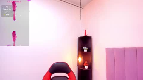 holly online show from November 21, 8:29 pm