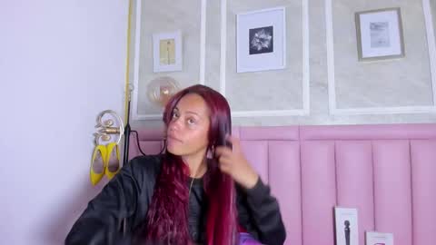 holly online show from January 12, 8:25 pm